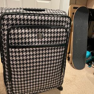 Houndstoooth suitcase